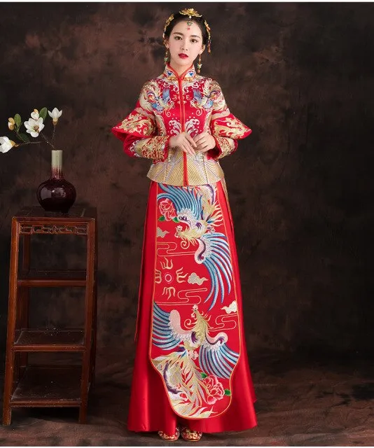 Qun Kua & Groom Outfits - 8806